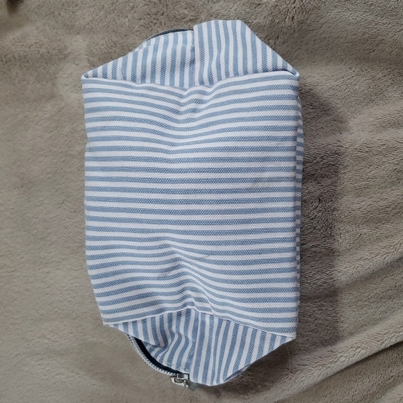 Make-up Bag - Picture 2 of 7